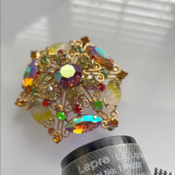 Vintage Juliana Delizza and Elster Uranium Rhinestone Golden Scroll-work Brooch - Picture 4 of 6